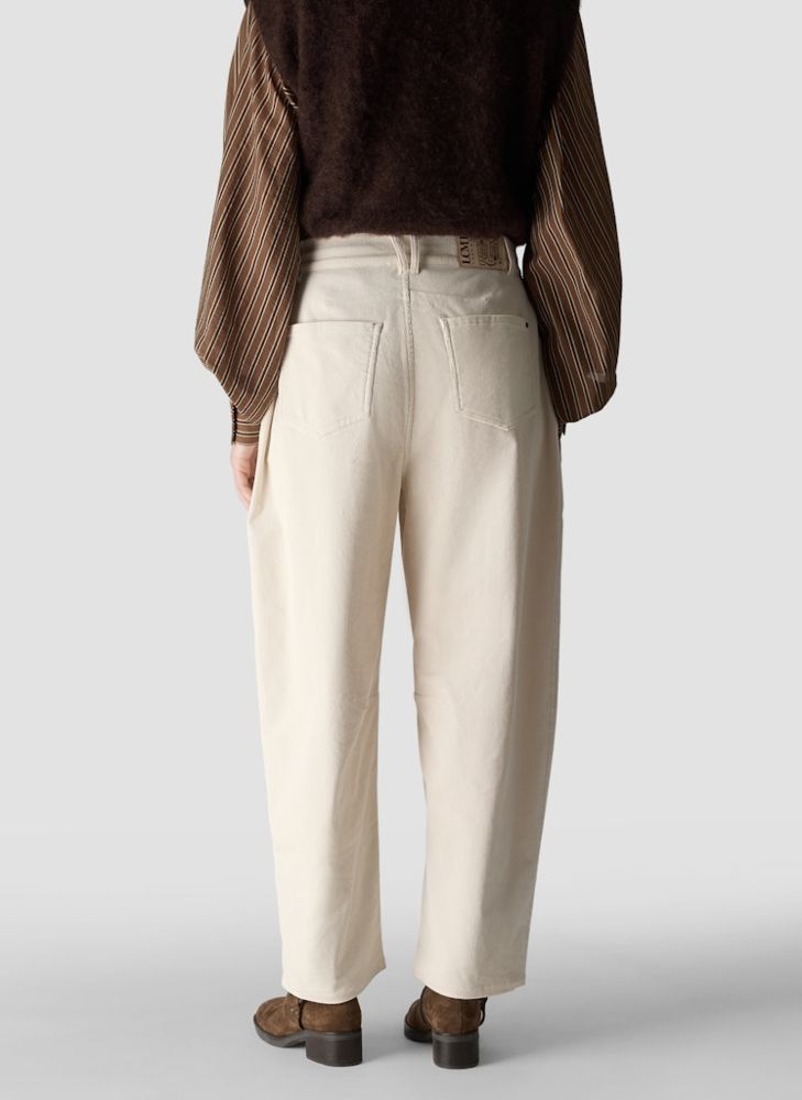 Barrel Cordhose in macadamia
