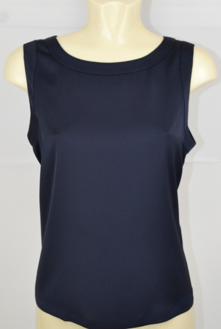 Top in dunkel blau