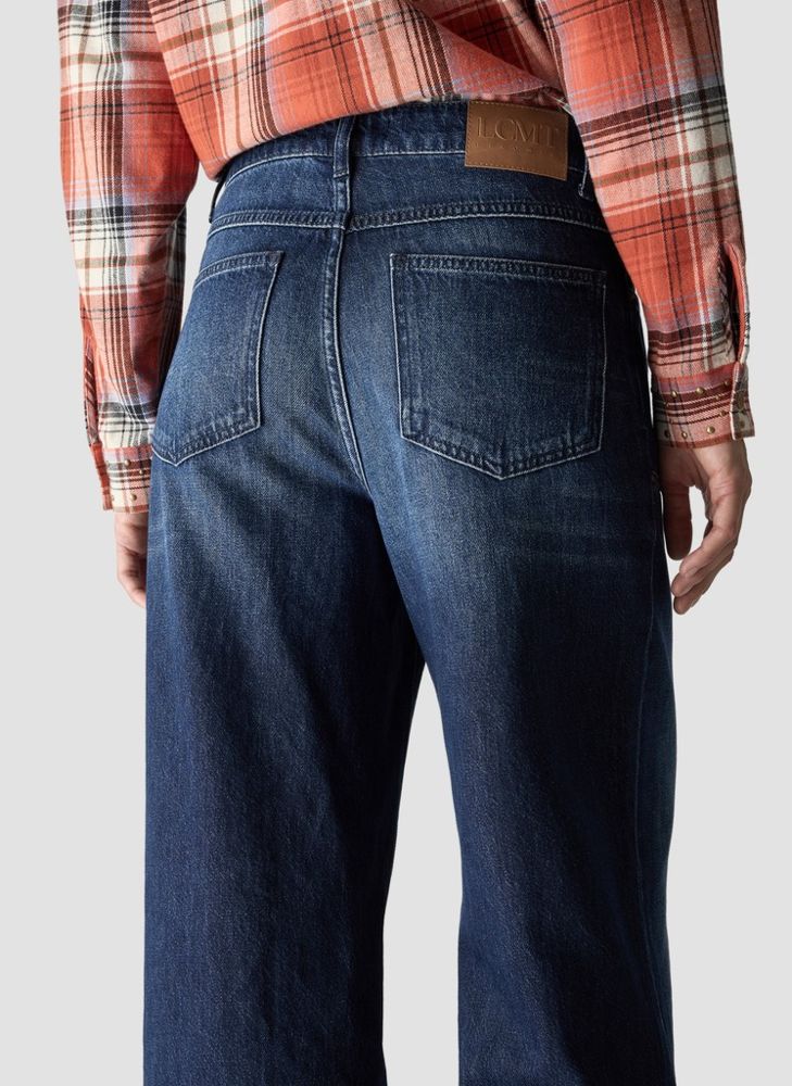 Jeans in denimblau mit weitem Bein