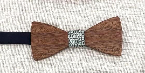 Holz Schleife mit Tuch in bleu-silber