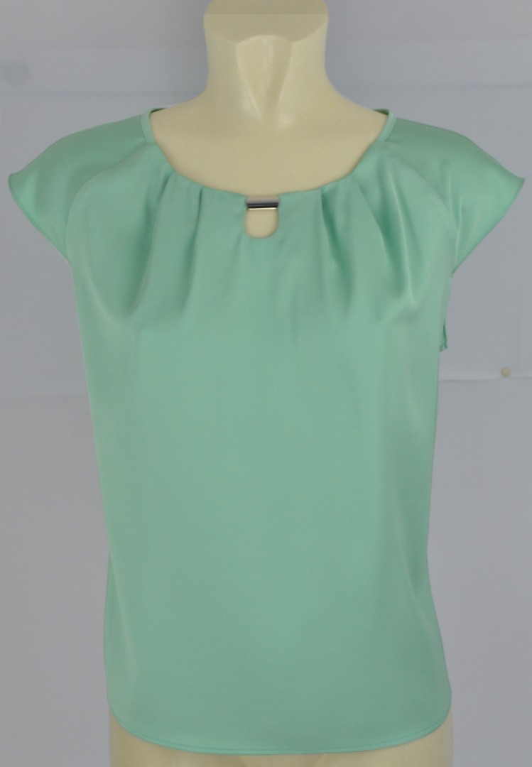 Top in lindgrün
