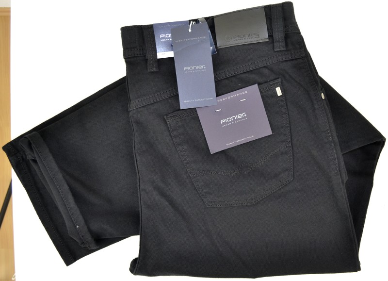 Bequeme FIVE POCKET Jeans in schwarz