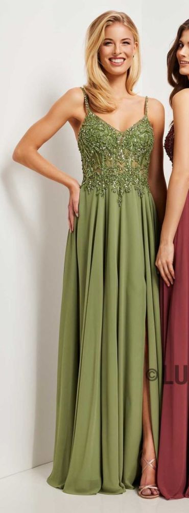 Langes Ballkleid in lindgrün