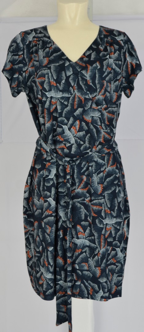 Sommerliches Bändchen Kleid mit floralem Druck-