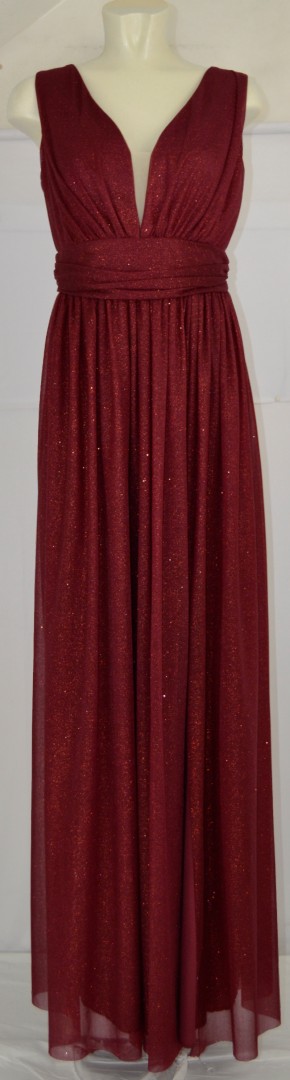 Langes Ballkleid in beere mit Glanz