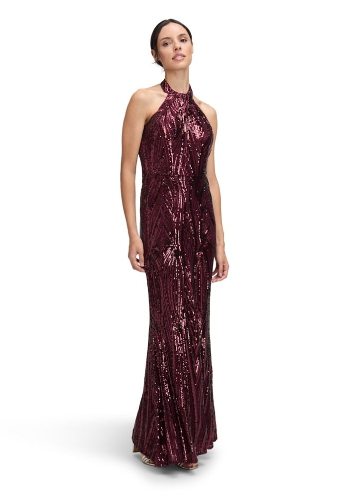 Langes Ballkleid in wild ruby