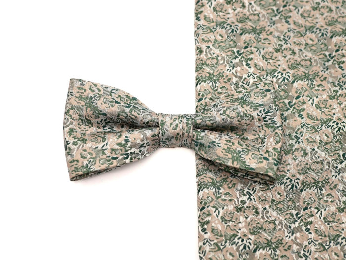 Schleife und Tuch in beige-braun-grün mit Ausmusterung