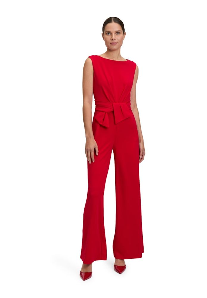 Jumpsuit in Red-Rose