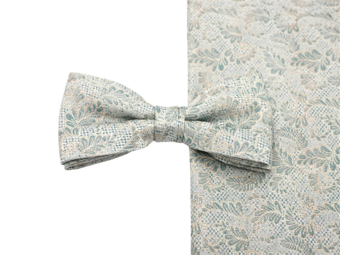 Schleife und Tuch in bleu-silber mit Ausmusterung