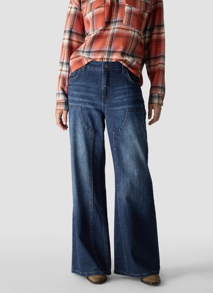 Jeans in denimblau mit weitem Bein