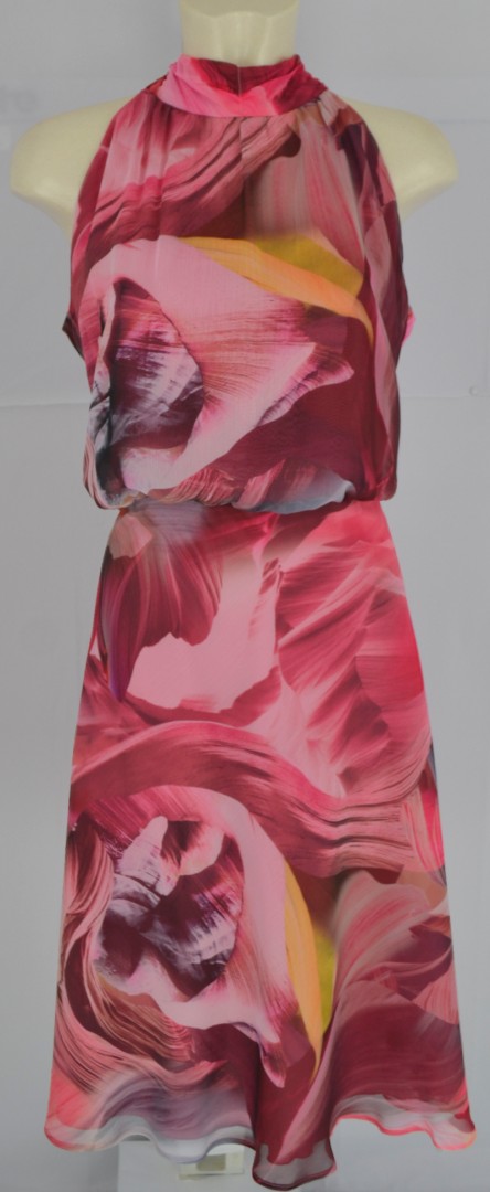 Mittellanges Eutikleid in mehrfarbig gemustert mit pink