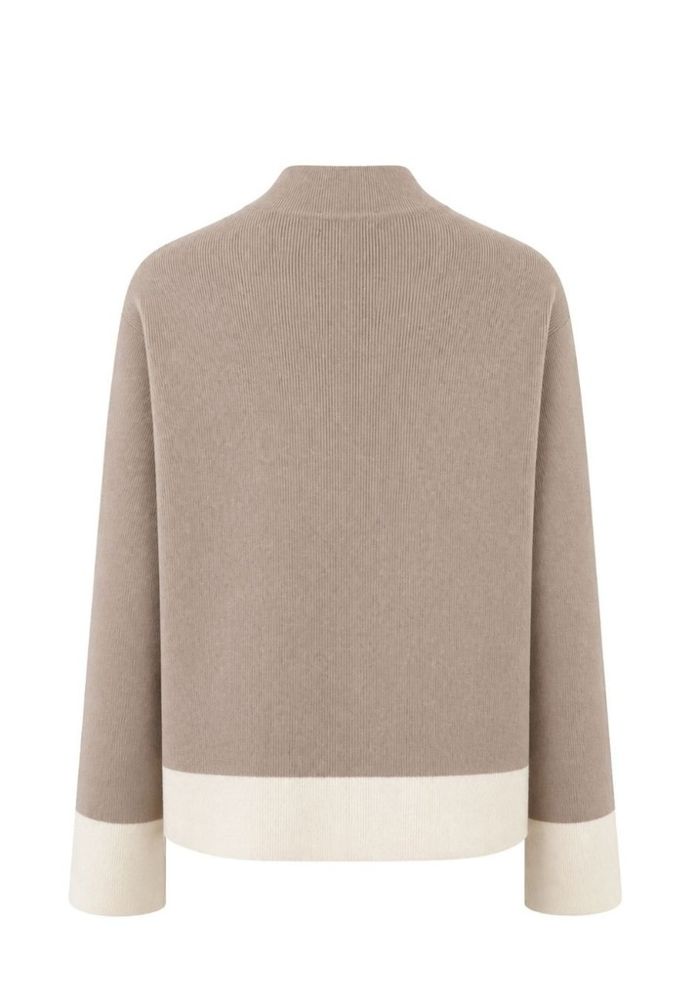 Pullover mit turtle Kragen in cream