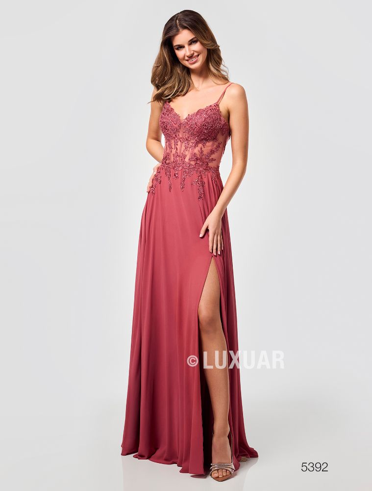 Langes Ballkleid in rougerot hell