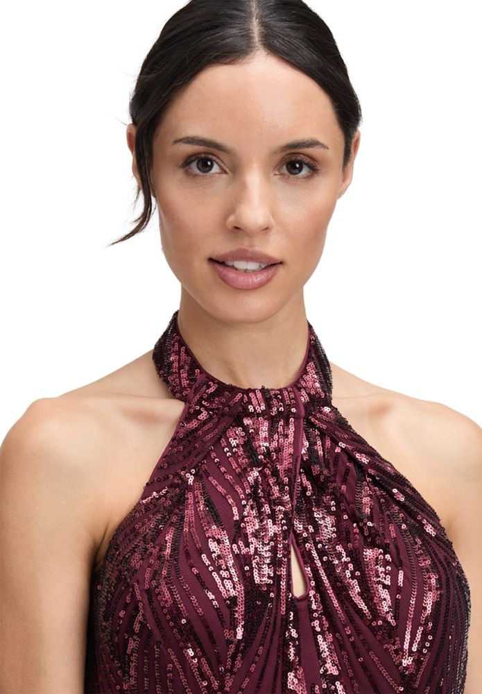 Langes Ballkleid in wild ruby
