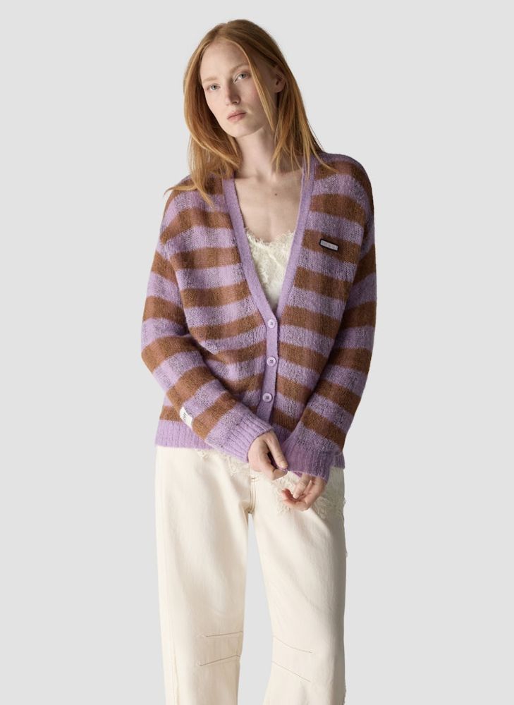Boucle Strickjacke in lavendel-mokka