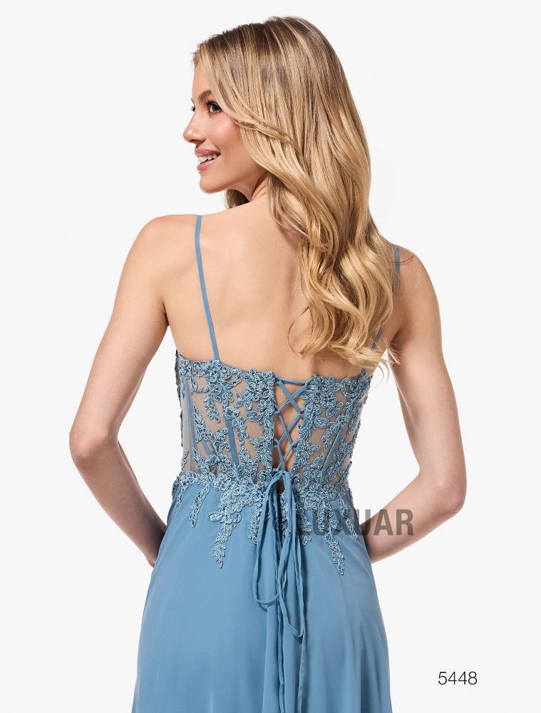 Langes Ballkleid in rauchblau hell