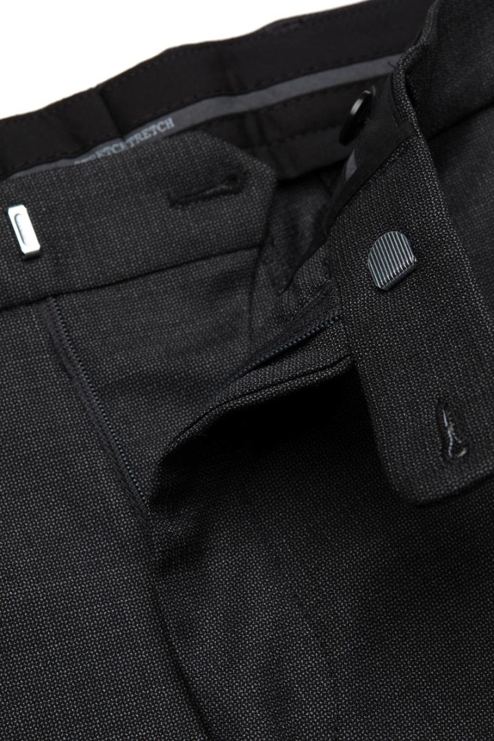 Anzughose in anthrazit mit feiner Struktur