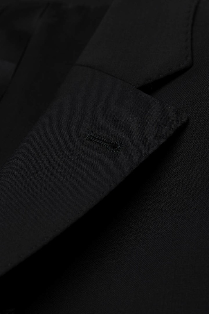 Leicht taillierter Anzug AMF-Blazer in Schwarz