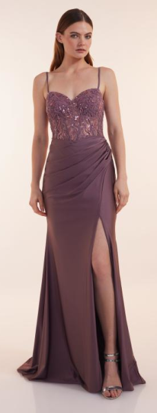 Langes Ballkleid in lilac